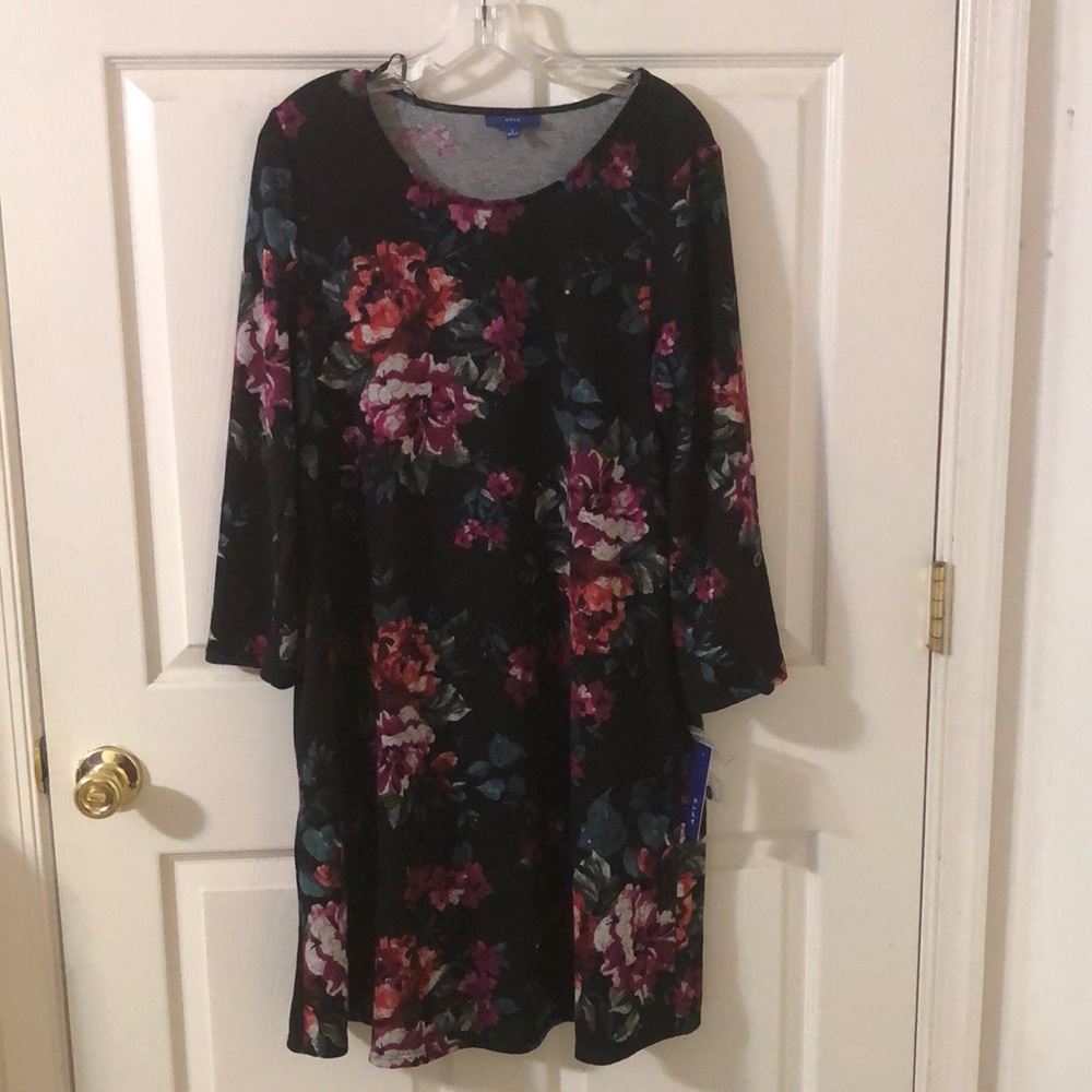 Apt 9 Size large dress. Black floral print with pockets new with tags.